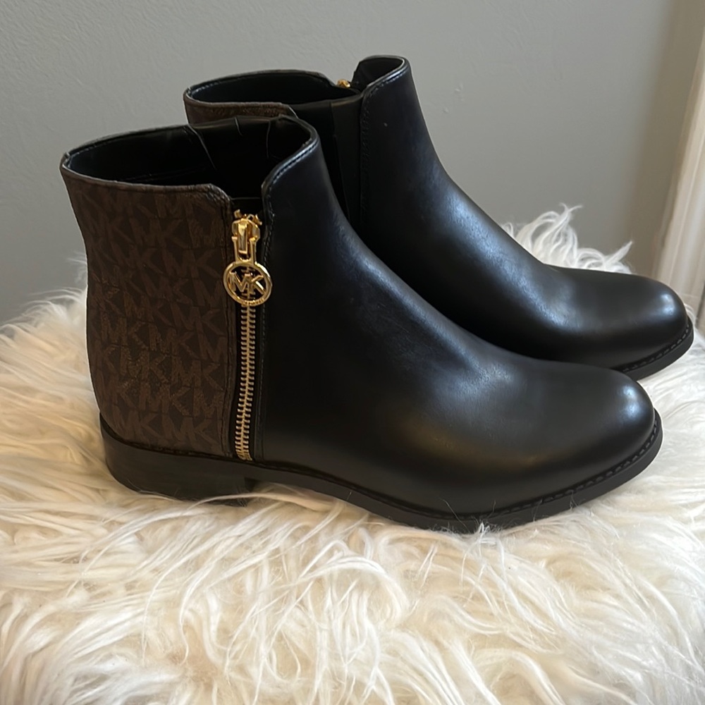 New without tags womens Michael Kors ankle boots